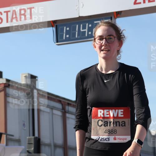 03.10.2025 - Köhlbrandbrückenlauf Luisa Fischer http://msf.ph/oto/9034255 03.10.2025 13:14:19 Ziel 4313, 4426, 4437, 4569, 4641, 4728, 4776, 4809, 4888, 5282, 6012, 6327, 6418, 6512, 6735 meine-sportfotos.de
