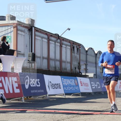 03.10.2025 - Köhlbrandbrückenlauf Luisa Fischer http://msf.ph/oto/9034282 03.10.2025 13:14:40 Ziel 4259, 4400, 4424, 4509, 4684, 4692, 4788, 4869, 5249, 5682, 5686, 5711, 5782, 6316, 6448, 6849 meine-sportfotos.de