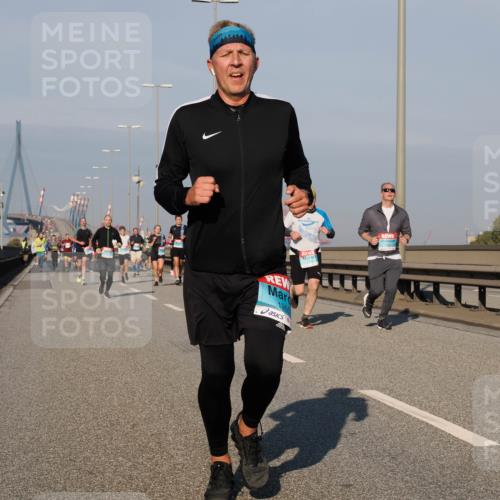 03.10.2025 - Köhlbrandbrückenlauf Fabian Wolf http://msf.ph/oto/9034296 03.10.2025 09:48:30 Position 3 1966 meine-sportfotos.de