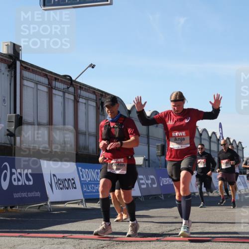 03.10.2025 - Köhlbrandbrückenlauf Luisa Fischer http://msf.ph/oto/9034307 03.10.2025 13:14:44 Ziel 4202, 4224, 4424, 4509, 4533, 4684, 4692, 4788, 4869, 4890, 5249, 5682, 5686, 5711, 5760, 5761, 5814, 6316, 6344, 6448, 6849 meine-sportfotos.de