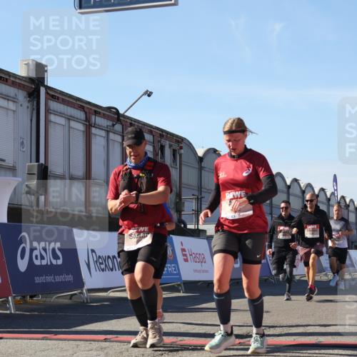 03.10.2025 - Köhlbrandbrückenlauf Luisa Fischer http://msf.ph/oto/9034309 03.10.2025 13:14:45 Ziel 4202, 4224, 4424, 4509, 4533, 4684, 4692, 4788, 4869, 4890, 5249, 5525, 5535, 5682, 5686, 5711, 5760, 5761, 5814, 6316, 6344, 6448, 6849 meine-sportfotos.de