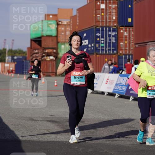 03.10.2025 - Köhlbrandbrückenlauf Michael Burmester http://msf.ph/oto/9034318 03.10.2025 10:43:14 Ziel 2452, 2665, 2795, 3289, 3290, 3822 meine-sportfotos.de
