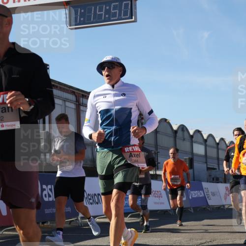 03.10.2025 - Köhlbrandbrückenlauf Luisa Fischer http://msf.ph/oto/9034331 03.10.2025 13:14:48 Ziel 4202, 4224, 4424, 4533, 4692, 4869, 4890, 5525, 5535, 5682, 5686, 5711, 5760, 5761, 5814, 6316, 6344, 6448, 6849 meine-sportfotos.de