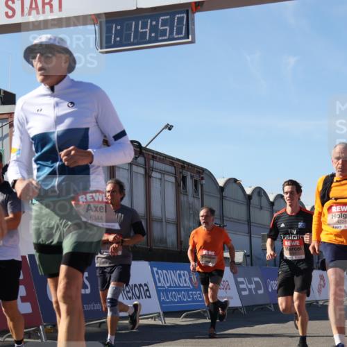 03.10.2025 - Köhlbrandbrückenlauf Luisa Fischer http://msf.ph/oto/9034336 03.10.2025 13:14:49 Ziel 4202, 4224, 4406, 4424, 4533, 4692, 4869, 4890, 5054, 5525, 5535, 5682, 5686, 5711, 5760, 5761, 5814, 6293, 6316, 6344, 6448, 6849 meine-sportfotos.de