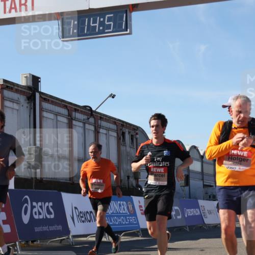 03.10.2025 - Köhlbrandbrückenlauf Luisa Fischer http://msf.ph/oto/9034339 03.10.2025 13:14:50 Ziel 4202, 4224, 4406, 4424, 4533, 4692, 4869, 4890, 5054, 5525, 5535, 5682, 5686, 5711, 5760, 5761, 5814, 6293, 6316, 6344, 6448, 6815, 6849 meine-sportfotos.de