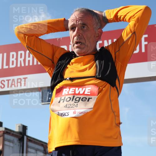 03.10.2025 - Köhlbrandbrückenlauf Luisa Fischer http://msf.ph/oto/9034358 03.10.2025 13:14:53 Ziel 4202, 4224, 4232, 4406, 4533, 4784, 4869, 4890, 5054, 5525, 5535, 5682, 5686, 5711, 5760, 5761, 5814, 6017, 6128, 6129, 6293, 6344, 6815 meine-sportfotos.de