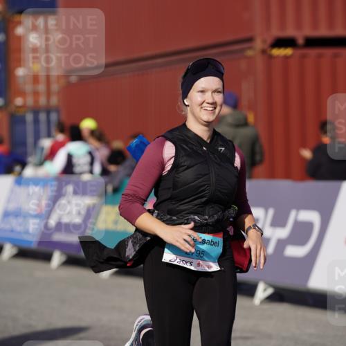 03.10.2025 - Köhlbrandbrückenlauf Michael Burmester http://msf.ph/oto/9034367 03.10.2025 10:43:20 Ziel 2795 meine-sportfotos.de