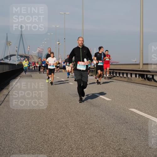 03.10.2025 - Köhlbrandbrückenlauf Fabian Wolf http://msf.ph/oto/9034369 03.10.2025 09:48:35 Position 3 1313 meine-sportfotos.de