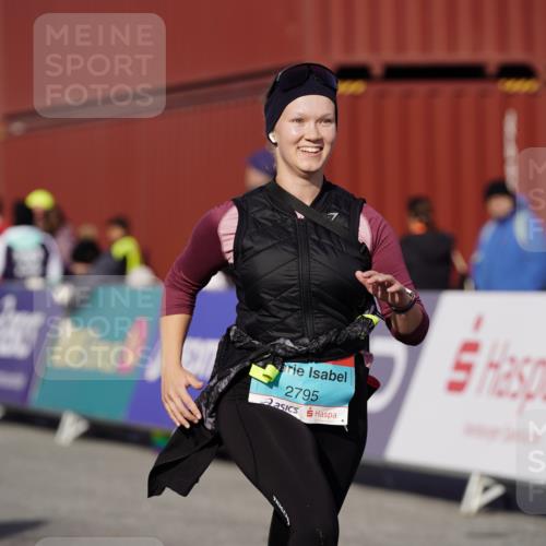 03.10.2025 - Köhlbrandbrückenlauf Michael Burmester http://msf.ph/oto/9034375 03.10.2025 10:43:20 Ziel 2795 meine-sportfotos.de