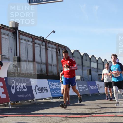 03.10.2025 - Köhlbrandbrückenlauf Luisa Fischer http://msf.ph/oto/9034383 03.10.2025 13:15:00 Ziel 4224, 4232, 4244, 4282, 4406, 4784, 4890, 5054, 5173, 5525, 5535, 5737, 5760, 5761, 6017, 6128, 6129, 6293, 6454, 6810, 6815 meine-sportfotos.de