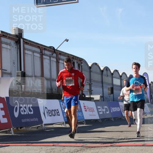 03.10.2025 - Köhlbrandbrückenlauf Luisa Fischer http://msf.ph/oto/9034384 03.10.2025 13:15:01 Ziel 4232, 4244, 4282, 4406, 4784, 5054, 5173, 5525, 5535, 5737, 6017, 6128, 6129, 6293, 6454, 6810, 6815 meine-sportfotos.de