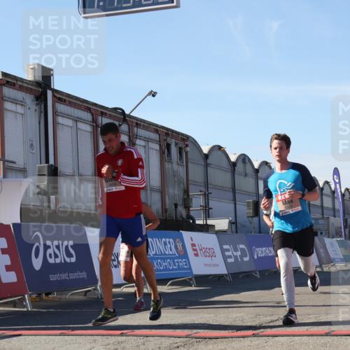 03.10.2025 - Köhlbrandbrückenlauf Luisa Fischer http://msf.ph/oto/9034386 03.10.2025 13:15:01 Ziel 4232, 4244, 4282, 4406, 4784, 5054, 5173, 5525, 5535, 5737, 6017, 6128, 6129, 6293, 6454, 6810, 6815 meine-sportfotos.de