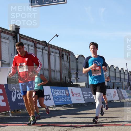 03.10.2025 - Köhlbrandbrückenlauf Luisa Fischer http://msf.ph/oto/9034389 03.10.2025 13:15:01 Ziel 4232, 4244, 4282, 4406, 4784, 5054, 5173, 5525, 5535, 5737, 6017, 6128, 6129, 6293, 6454, 6810, 6815 meine-sportfotos.de