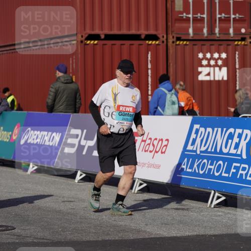 03.10.2025 - Köhlbrandbrückenlauf Michael Burmester http://msf.ph/oto/9034393 03.10.2025 10:43:33 Ziel 2425, 2565, 2753 meine-sportfotos.de