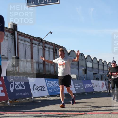 03.10.2025 - Köhlbrandbrückenlauf Luisa Fischer http://msf.ph/oto/9034399 03.10.2025 13:15:03 Ziel 4090, 4232, 4244, 4282, 4406, 4784, 5054, 5173, 5737, 6017, 6128, 6129, 6189, 6249, 6252, 6293, 6454, 6810, 6815 meine-sportfotos.de