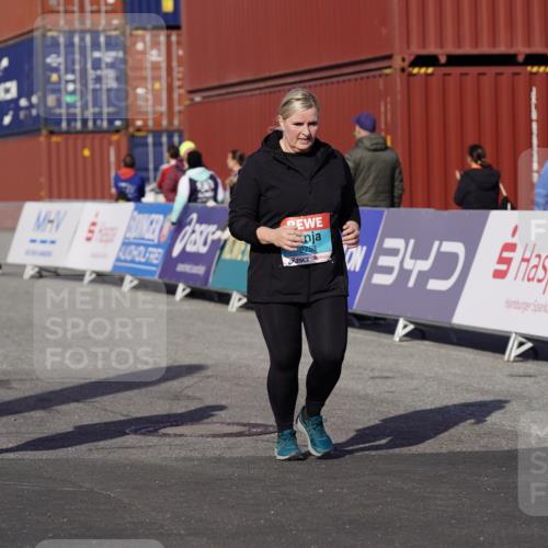 03.10.2025 - Köhlbrandbrückenlauf Michael Burmester http://msf.ph/oto/9034403 03.10.2025 10:43:34 Ziel 2425, 2565, 2753 meine-sportfotos.de