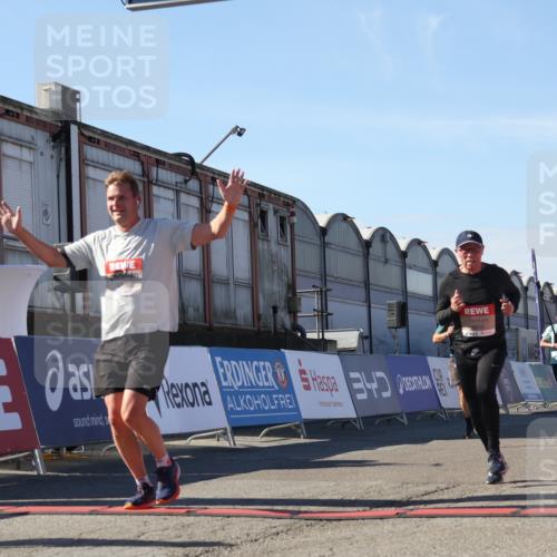 03.10.2025 - Köhlbrandbrückenlauf Luisa Fischer http://msf.ph/oto/9034404 03.10.2025 13:15:04 Ziel 4090, 4232, 4244, 4282, 4406, 4784, 5054, 5173, 5186, 5737, 6017, 6128, 6129, 6189, 6249, 6252, 6293, 6454, 6810, 6815 meine-sportfotos.de