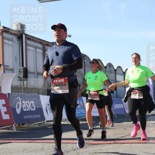 03.10.2025 - Köhlbrandbrückenlauf Luisa Fischer http://msf.ph/oto/9034428 03.10.2025 13:15:08 Ziel 4090, 4232, 4244, 4282, 4784, 5173, 5186, 5737, 6128, 6129, 6189, 6249, 6252, 6370, 6454, 6591, 6810 meine-sportfotos.de