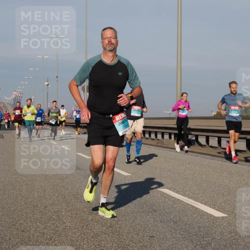 03.10.2025 - Köhlbrandbrückenlauf Fabian Wolf http://msf.ph/oto/9034452 03.10.2025 09:48:41 Position 3 1056 meine-sportfotos.de