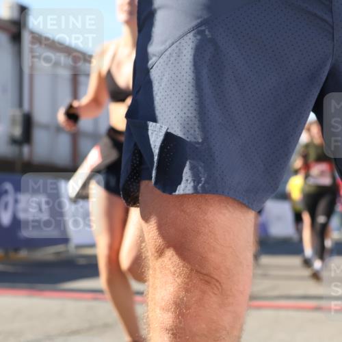 03.10.2025 - Köhlbrandbrückenlauf Luisa Fischer http://msf.ph/oto/9034497 03.10.2025 13:15:35 Ziel 4031, 4210, 4267, 4399, 4421, 4577, 4678, 4704, 4797, 4803, 4871, 4958, 4962, 5309, 5768, 5942, 6019, 6535, 6772 meine-sportfotos.de