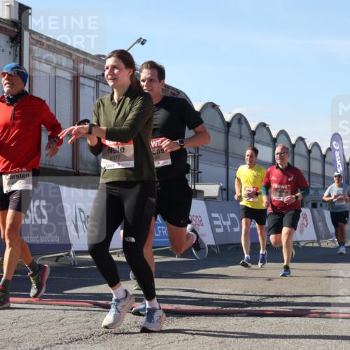 03.10.2025 - Köhlbrandbrückenlauf Luisa Fischer http://msf.ph/oto/9034505 03.10.2025 13:15:36 Ziel 4031, 4210, 4267, 4399, 4421, 4577, 4604, 4678, 4704, 4797, 4803, 4871, 4958, 4962, 5309, 5768, 5942, 6019, 6535, 6772 meine-sportfotos.de