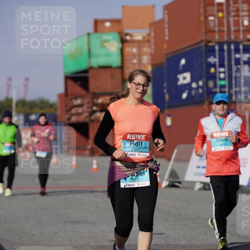 03.10.2025 - Köhlbrandbrückenlauf Michael Burmester http://msf.ph/oto/9034511 03.10.2025 10:44:21 Ziel 2306, 2517, 2545, 2620 meine-sportfotos.de