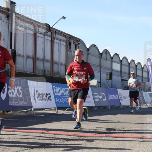 03.10.2025 - Köhlbrandbrückenlauf Luisa Fischer http://msf.ph/oto/9034513 03.10.2025 13:15:37 Ziel 4210, 4267, 4399, 4421, 4577, 4604, 4678, 4704, 4797, 4803, 4871, 4958, 4962, 5309, 5768, 5942, 6019, 6112, 6772 meine-sportfotos.de