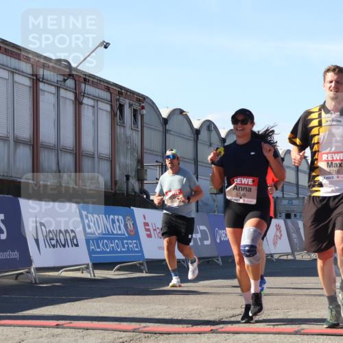 03.10.2025 - Köhlbrandbrückenlauf Luisa Fischer http://msf.ph/oto/9034527 03.10.2025 13:15:40 Ziel 4210, 4267, 4399, 4421, 4577, 4604, 4678, 4704, 4797, 4803, 4871, 4885, 4958, 4962, 5768, 5800, 5942, 6019, 6112 meine-sportfotos.de