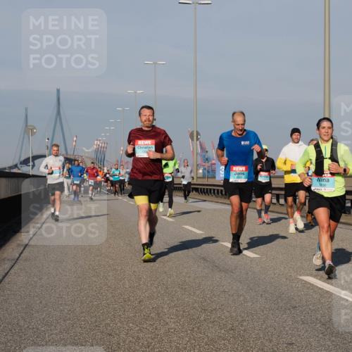 03.10.2025 - Köhlbrandbrückenlauf Fabian Wolf http://msf.ph/oto/9034571 03.10.2025 09:48:50 Position 3 1300, 1543, 1836 meine-sportfotos.de