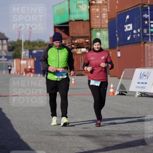 03.10.2025 - Köhlbrandbrückenlauf Michael Burmester http://msf.ph/oto/9034574 03.10.2025 10:44:27 Ziel 2517, 2545 meine-sportfotos.de