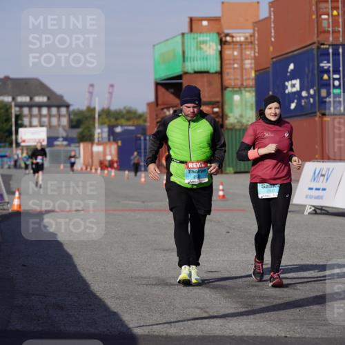 03.10.2025 - Köhlbrandbrückenlauf Michael Burmester http://msf.ph/oto/9034580 03.10.2025 10:44:29 Ziel 2517, 2545 meine-sportfotos.de