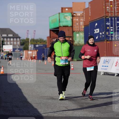 03.10.2025 - Köhlbrandbrückenlauf Michael Burmester http://msf.ph/oto/9034584 03.10.2025 10:44:29 Ziel 2517, 2545 meine-sportfotos.de