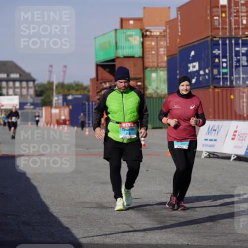 03.10.2025 - Köhlbrandbrückenlauf Michael Burmester http://msf.ph/oto/9034590 03.10.2025 10:44:29 Ziel 2517, 2545 meine-sportfotos.de