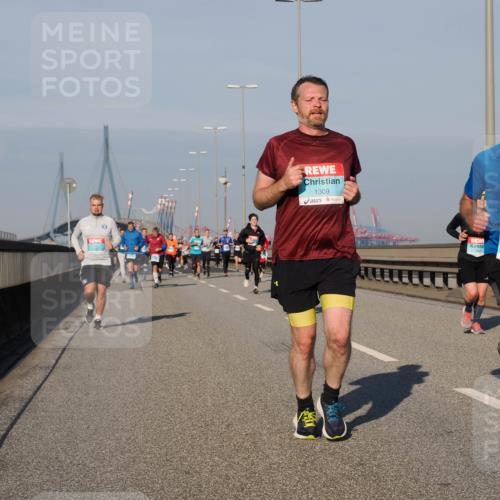 03.10.2025 - Köhlbrandbrückenlauf Fabian Wolf http://msf.ph/oto/9034593 03.10.2025 09:48:51 Position 3 1309, 1353, 1543 meine-sportfotos.de