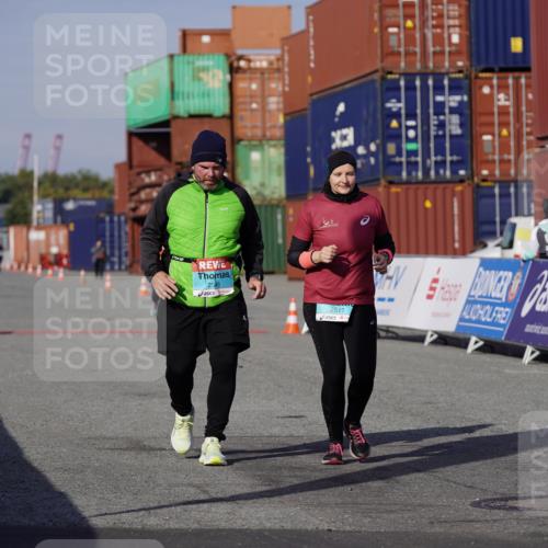 03.10.2025 - Köhlbrandbrückenlauf Michael Burmester http://msf.ph/oto/9034604 03.10.2025 10:44:29 Ziel 2517, 2545 meine-sportfotos.de