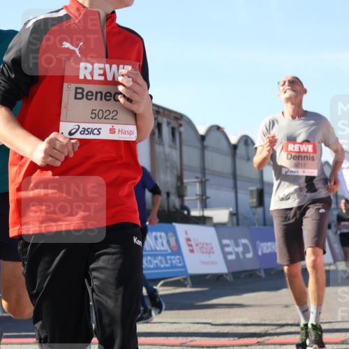 03.10.2025 - Köhlbrandbrückenlauf Luisa Fischer http://msf.ph/oto/9034607 03.10.2025 13:16:00 Ziel 4374, 4423, 4495, 4548, 4644, 4677, 4805, 4833, 5022, 5023, 5217, 5867, 5868, 5879, 6270, 6271, 6301, 6445, 6507, 6712 meine-sportfotos.de