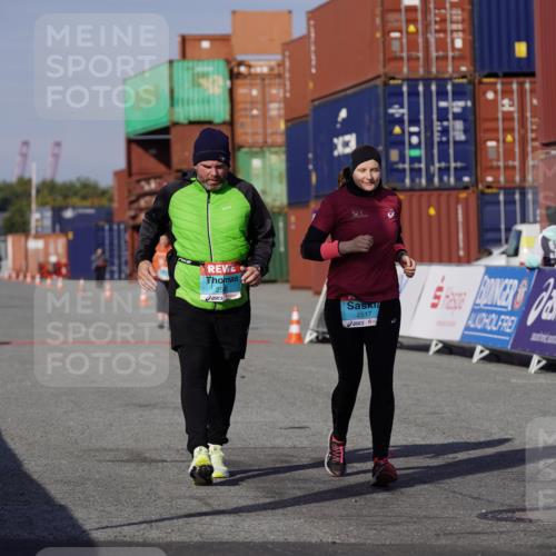 03.10.2025 - Köhlbrandbrückenlauf Michael Burmester http://msf.ph/oto/9034615 03.10.2025 10:44:29 Ziel 2517, 2545 meine-sportfotos.de