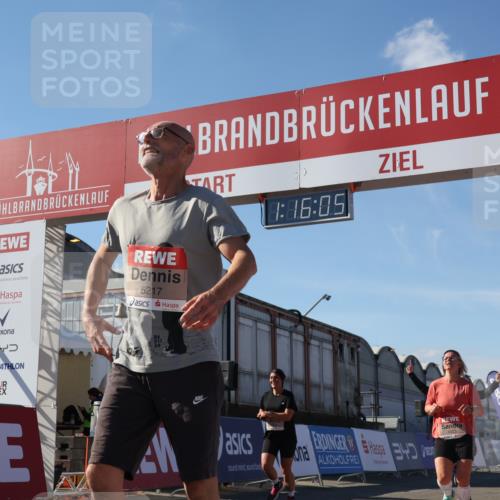 03.10.2025 - Köhlbrandbrückenlauf Luisa Fischer http://msf.ph/oto/9034616 03.10.2025 13:16:04 Ziel 4311, 4374, 4423, 4495, 4548, 4644, 4677, 4805, 4833, 5022, 5023, 5217, 5336, 5867, 5868, 6270, 6271, 6507, 6712 meine-sportfotos.de