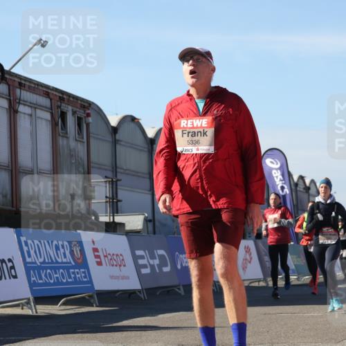 03.10.2025 - Köhlbrandbrückenlauf Luisa Fischer http://msf.ph/oto/9034637 03.10.2025 13:16:08 Ziel 4311, 4423, 4495, 4548, 4644, 4696, 4805, 5022, 5023, 5068, 5217, 5336, 5684, 5867, 5868, 6270, 6271, 6712 meine-sportfotos.de