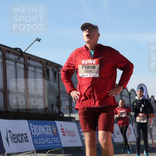 03.10.2025 - Köhlbrandbrückenlauf Luisa Fischer http://msf.ph/oto/9034642 03.10.2025 13:16:09 Ziel 4311, 4423, 4495, 4644, 4696, 5022, 5023, 5068, 5217, 5336, 5684, 5806, 6270, 6271, 6712 meine-sportfotos.de