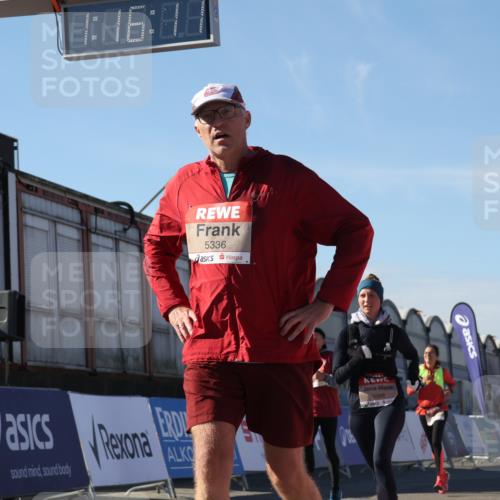 03.10.2025 - Köhlbrandbrückenlauf Luisa Fischer http://msf.ph/oto/9034648 03.10.2025 13:16:10 Ziel 4311, 4423, 4495, 4644, 4696, 5068, 5217, 5336, 5684, 5806, 6270, 6712 meine-sportfotos.de