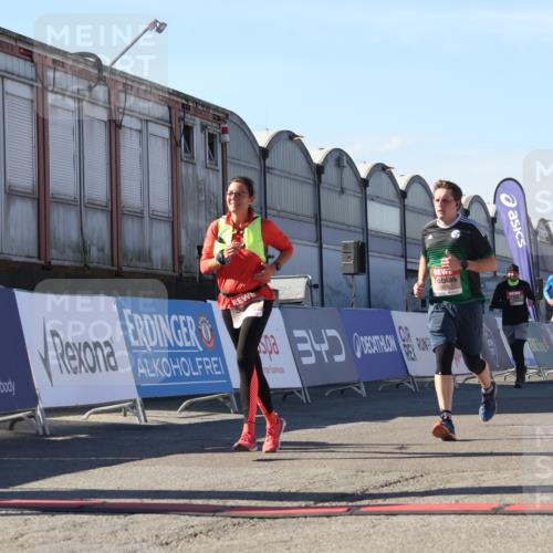 03.10.2025 - Köhlbrandbrückenlauf Luisa Fischer http://msf.ph/oto/9034656 03.10.2025 13:16:12 Ziel 4311, 4423, 4644, 4696, 5068, 5336, 5684, 5806, 6712 meine-sportfotos.de
