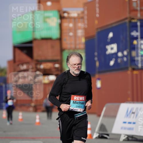 03.10.2025 - Köhlbrandbrückenlauf Michael Burmester http://msf.ph/oto/9034674 03.10.2025 10:44:52 Ziel 2483 meine-sportfotos.de