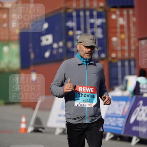 03.10.2025 - Köhlbrandbrückenlauf Michael Burmester http://msf.ph/oto/9034735 03.10.2025 10:45:21 Ziel 2692, 3195, 3624 meine-sportfotos.de