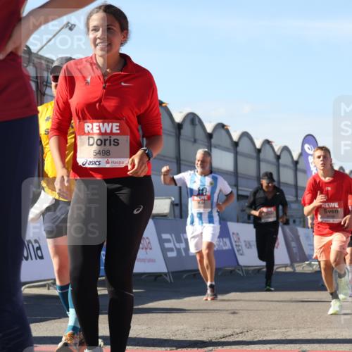 03.10.2025 - Köhlbrandbrückenlauf Luisa Fischer http://msf.ph/oto/9034742 03.10.2025 13:16:26 Ziel 4144, 4146, 4314, 4317, 4347, 4408, 4414, 4563, 4586, 4928, 4952, 5032, 5498, 5570, 5694, 5815, 5836, 5983, 6353, 6377, 6761, 6771, 6812 meine-sportfotos.de