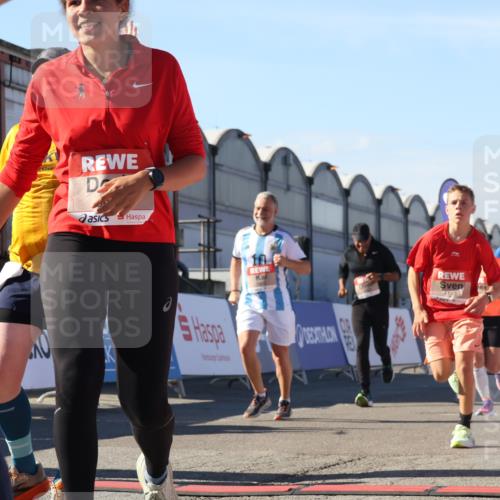 03.10.2025 - Köhlbrandbrückenlauf Luisa Fischer http://msf.ph/oto/9034744 03.10.2025 13:16:26 Ziel 4144, 4146, 4314, 4317, 4347, 4408, 4414, 4563, 4586, 4928, 4952, 5032, 5498, 5570, 5694, 5815, 5836, 5983, 6353, 6377, 6761, 6771, 6812 meine-sportfotos.de