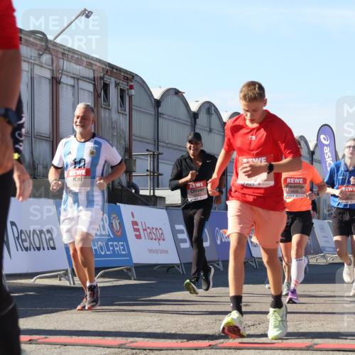 03.10.2025 - Köhlbrandbrückenlauf Luisa Fischer http://msf.ph/oto/9034750 03.10.2025 13:16:27 Ziel 4144, 4146, 4314, 4317, 4347, 4408, 4414, 4563, 4586, 4928, 4952, 5032, 5498, 5570, 5694, 5815, 5836, 5983, 6208, 6353, 6377, 6761, 6771, 6812 meine-sportfotos.de
