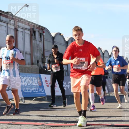 03.10.2025 - Köhlbrandbrückenlauf Luisa Fischer http://msf.ph/oto/9034752 03.10.2025 13:16:27 Ziel 4144, 4146, 4314, 4317, 4347, 4408, 4414, 4563, 4586, 4928, 4952, 5032, 5498, 5570, 5694, 5815, 5836, 5983, 6208, 6353, 6377, 6761, 6771, 6812 meine-sportfotos.de