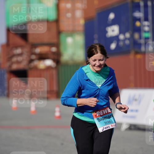 03.10.2025 - Köhlbrandbrückenlauf Michael Burmester http://msf.ph/oto/9034762 03.10.2025 10:45:25 Ziel 2692, 3195, 3624 meine-sportfotos.de