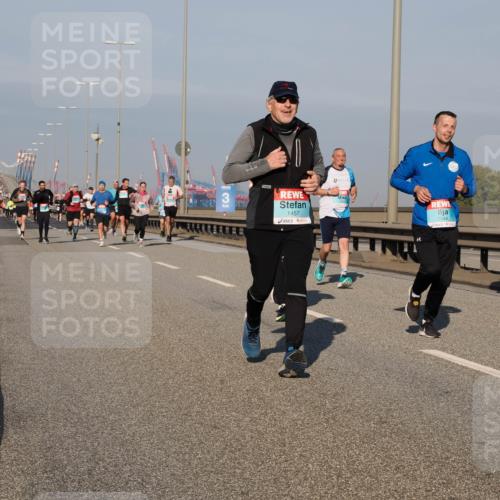 03.10.2025 - Köhlbrandbrückenlauf Fabian Wolf http://msf.ph/oto/9034764 03.10.2025 09:49:07 Position 3 32, 1457, 33, 944 meine-sportfotos.de